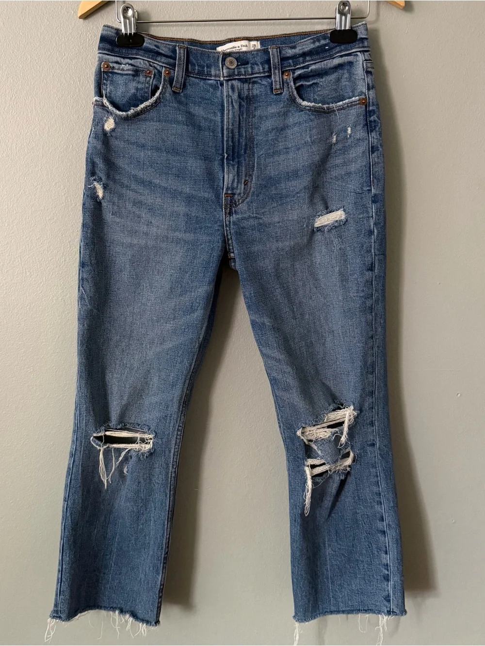 Abercrombie & Fitch The Ankle Straight Ultra High Rise Distressed Jeans 28/6S